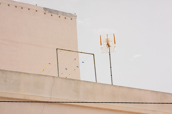 limitierte Fotoabzüge von Wäschetrockner und Antenne auf Dach 30 x 40 cm oder 40 x 60 cm Ria Siegert